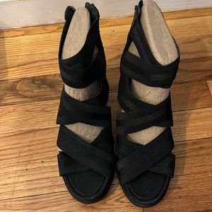 Sorel Joanie II strappy shoe. Brand new in box.  Size 7.5